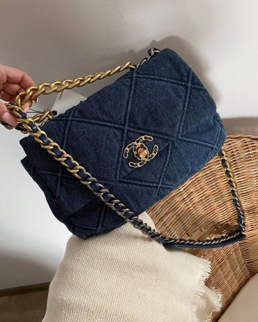 Сумка -конверт Chanel 19 Chanel LUX-30561