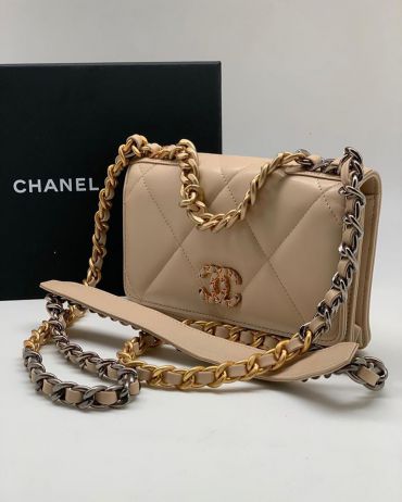  Сумка-конверт Chanel 19 Chanel LUX-30720