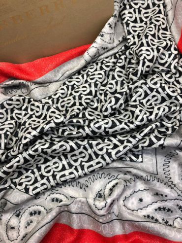 Палантин Burberry LUX-54847