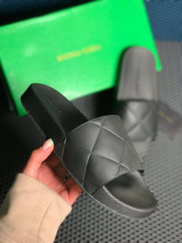 Слайды Bottega Veneta LUX-48981