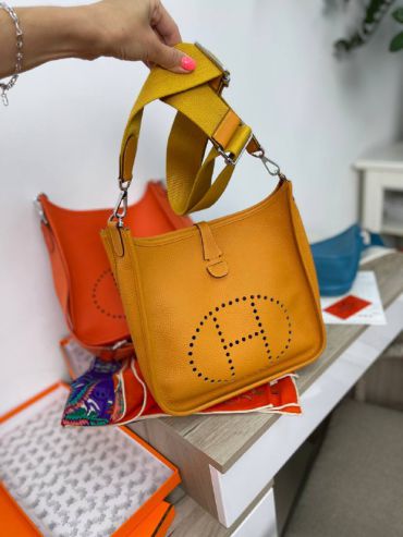 Evelyne Hermes LUX-56037