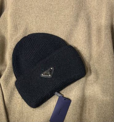Шапка Prada LUX-56143