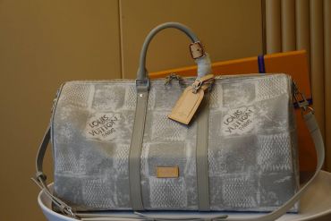 Сумка Louis Vuitton LUX-52147