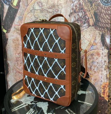  Рюкзак Louis Vuitton LUX-56303