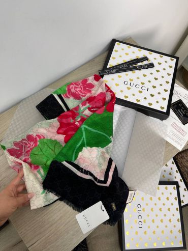  Палантин Gucci LUX-57098