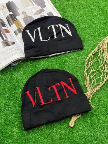 Шапка Valentino LUX-57122