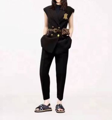 Костюм женский Louis Vuitton LUX-61777