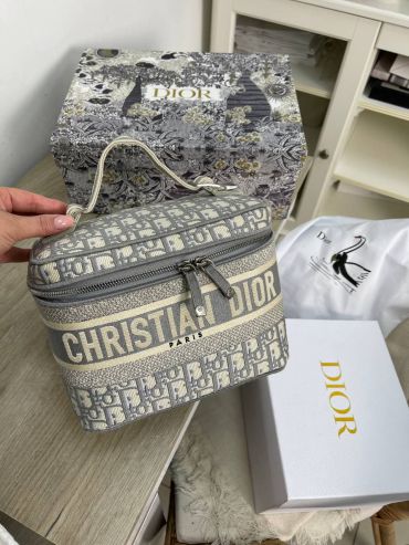 Косметичка DIORTRAVEL  Christian Dior LUX-31933