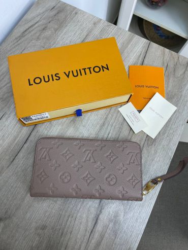 Кошелек Louis Vuitton LUX-62356