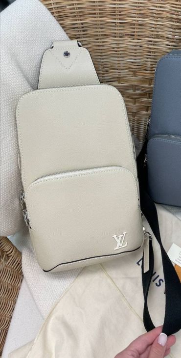 Сумка-слинг Louis Vuitton LUX-58798