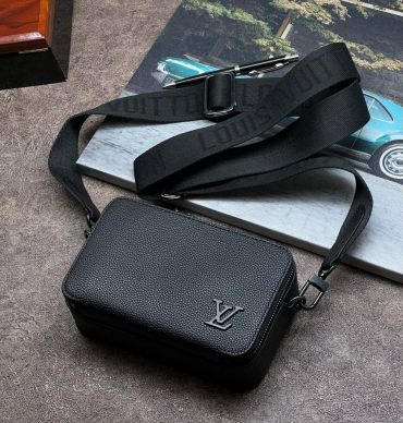 Сумка мужская Louis Vuitton LUX-64004