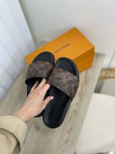 Шлёпанцы Louis Vuitton LUX-54930