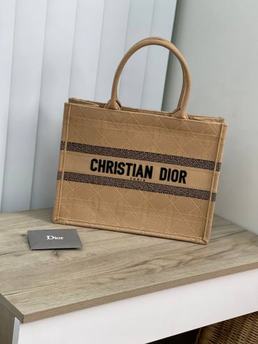 Сумка женская MEDIUM DIOR BOOK TOTE 36 см Christian Dior LUX-65552