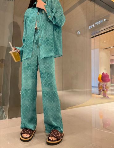 Костюм женский Louis Vuitton LUX-67651