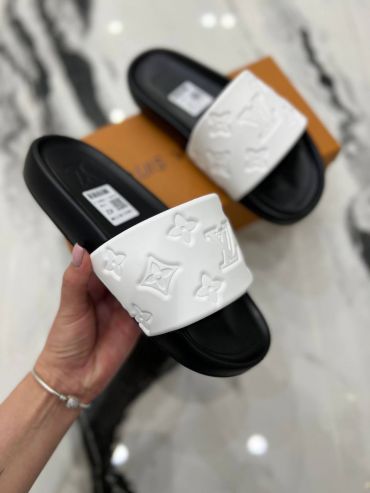 Шлёпанцы Louis Vuitton LUX-67746