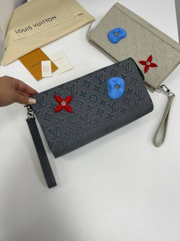 Клатч  Louis Vuitton LUX-78403