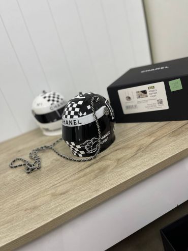 HELMET MINAUDIERE Chanel LUX-82289