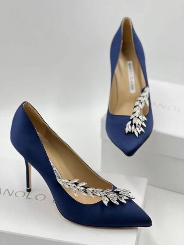 Атласные туфли-лодочки Manolo Blahnik LUX-82533