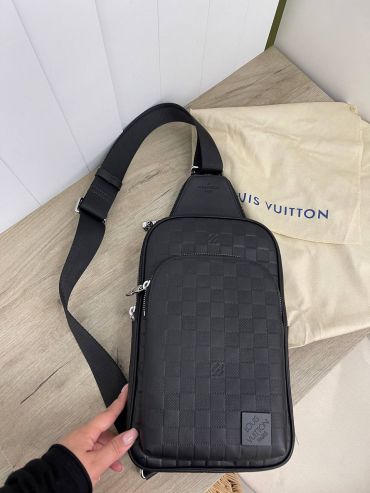 Сумка -слинг  Louis Vuitton LUX-83297