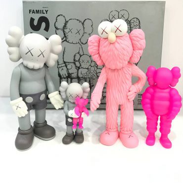 Статуэтки ‘’KAWS family’’   LUX-92024