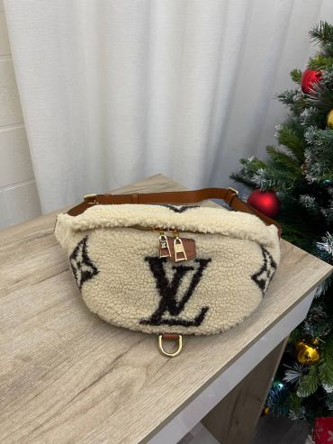 Поясная сумка Bumbag Louis Vuitton LUX-99701