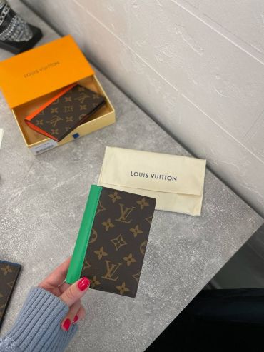  Обложка на паспорт Louis Vuitton LUX-103773