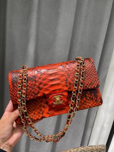 Сумка женская из натуральной кожи питона Chanel LUX-120047