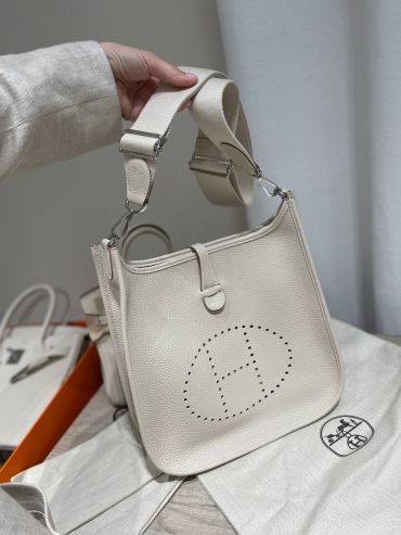 Сумка женская  Evelyne 29 cm Clemence leather Hermes LUX-120965