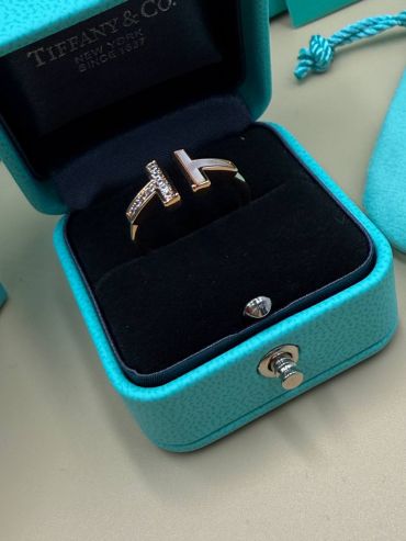 Кольцо  Tiffany&Co LUX-121636