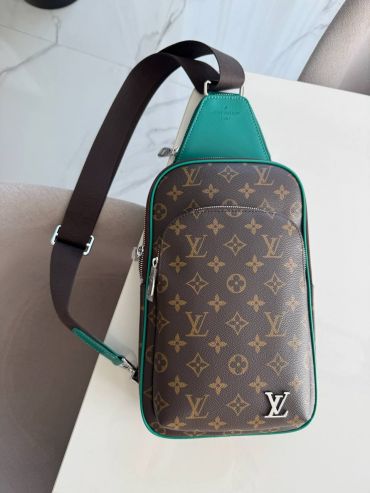 Сумка-слинг Louis Vuitton LUX-122406