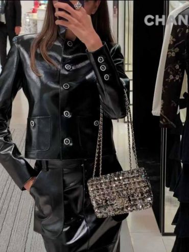 Кожаная куртка Chanel LUX-125003