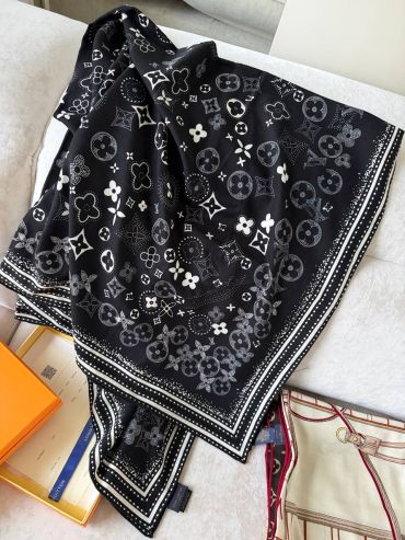 Платок  Louis Vuitton LUX-126347