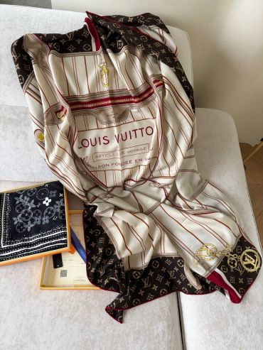 Платок  Louis Vuitton LUX-126346