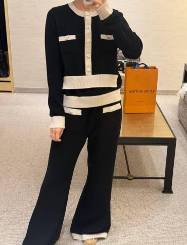 Костюм женский