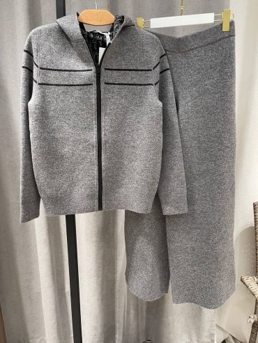 Двусторонний костюм