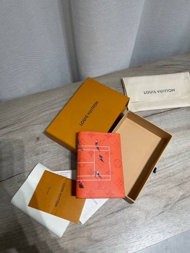 Обложка на паспорт Louis Vuitton LUX-128153