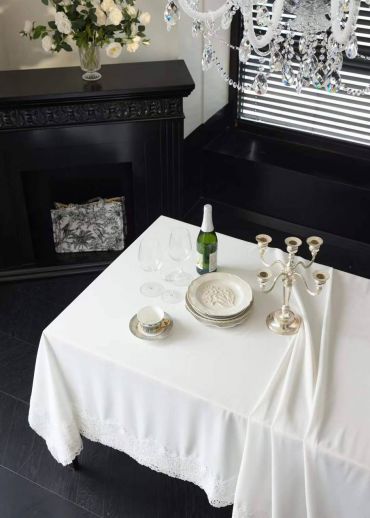Скатерть 180х260  La Perla LUX-129219