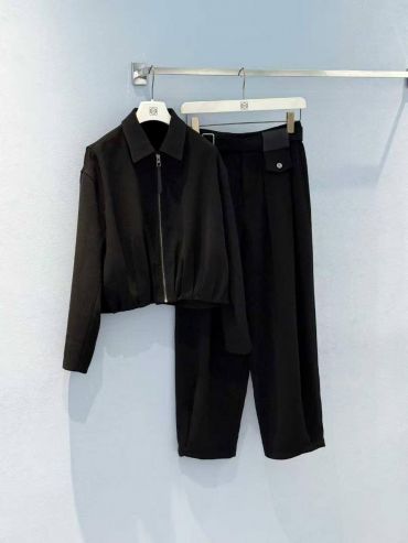 Костюм женский