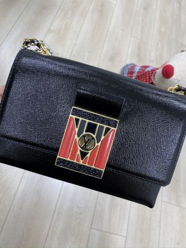 Клатч Thelma Louis Vuitton LUX-23804