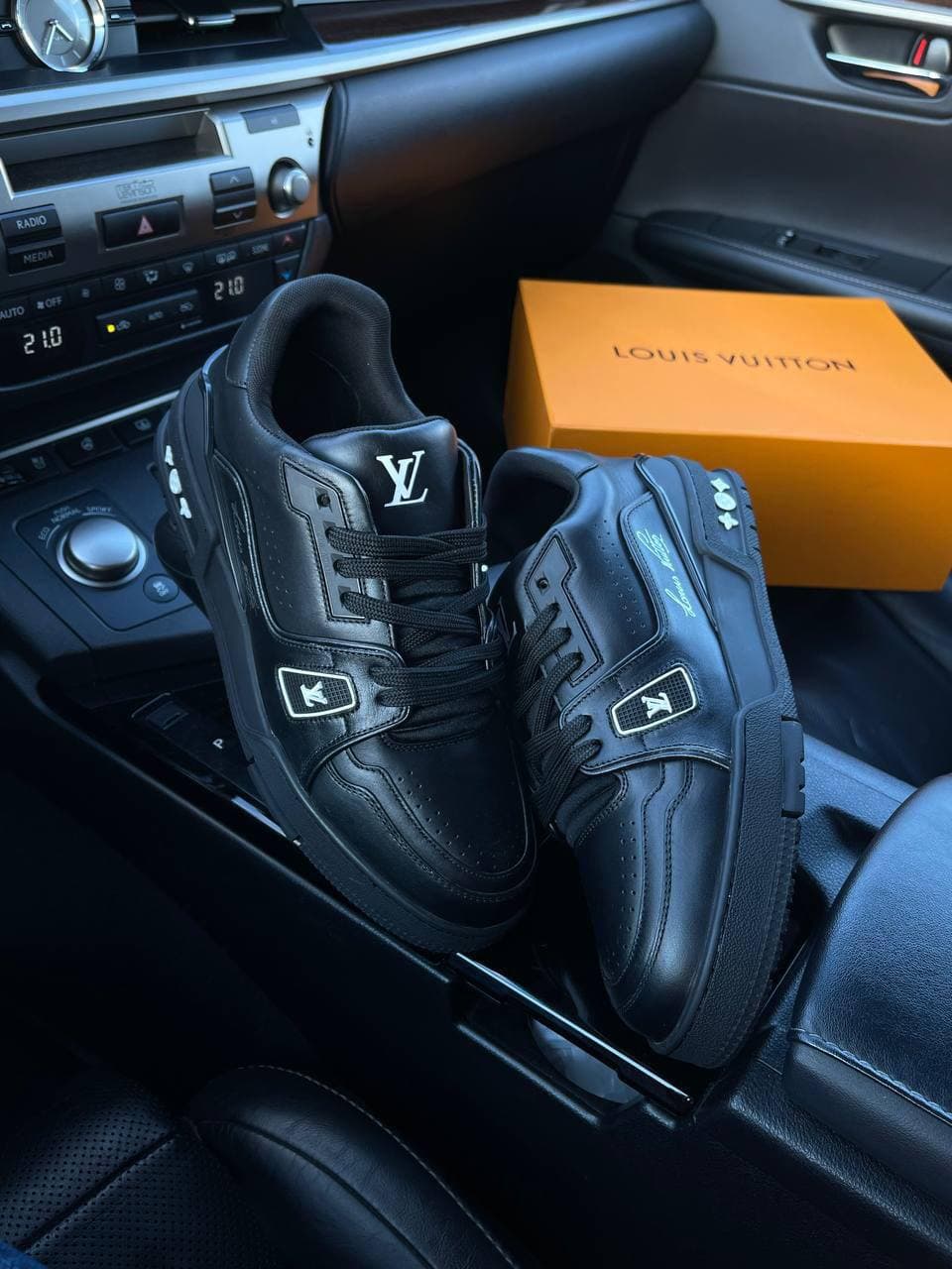 Кеды мужские Louis Vuitton LUX-57287 фото Кеды мужские Louis Vuitton Артикул LUX-57287