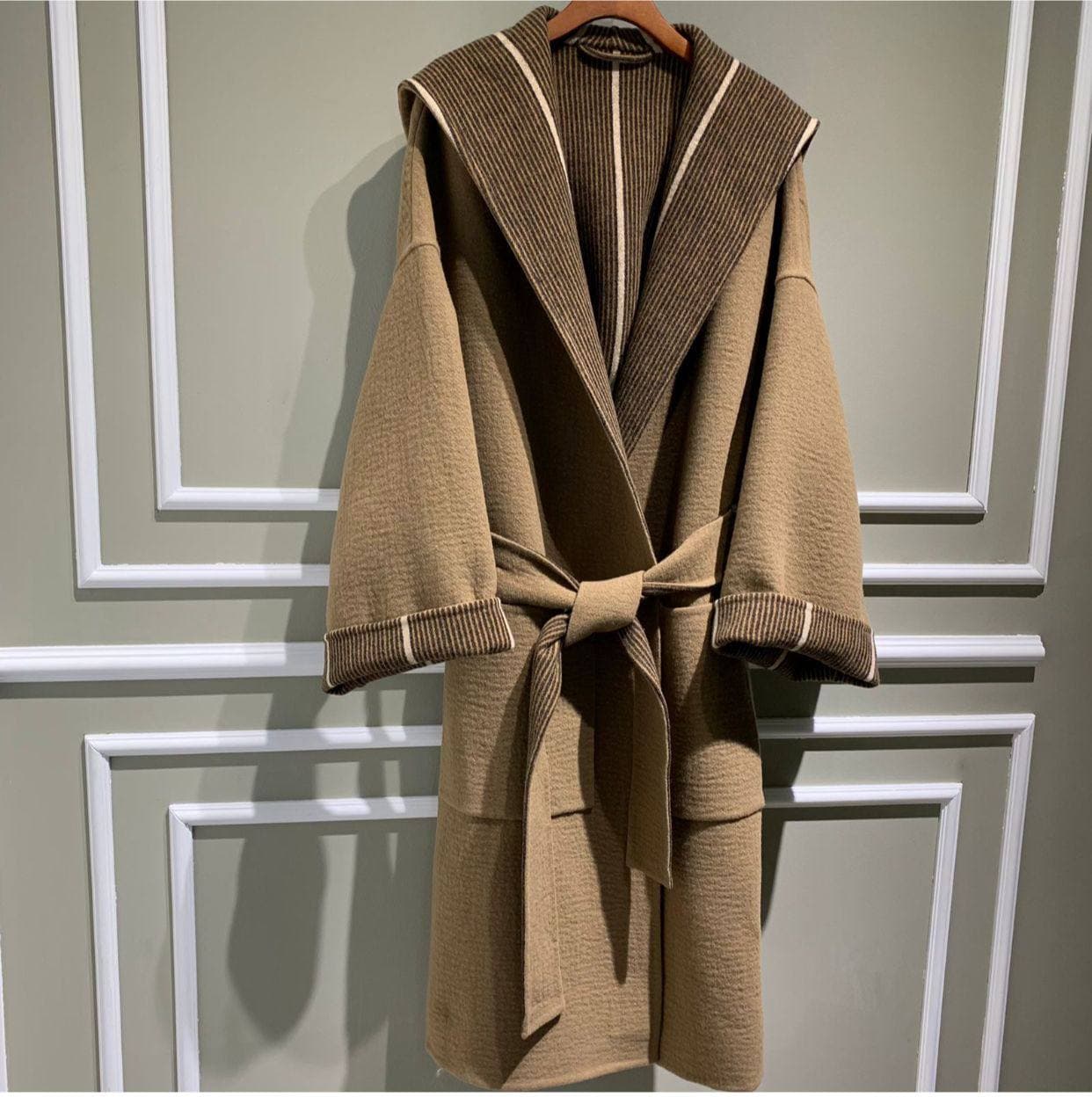 Пальто Loewe LUX-63249 фото Пальто Loewe Артикул LUX-63249