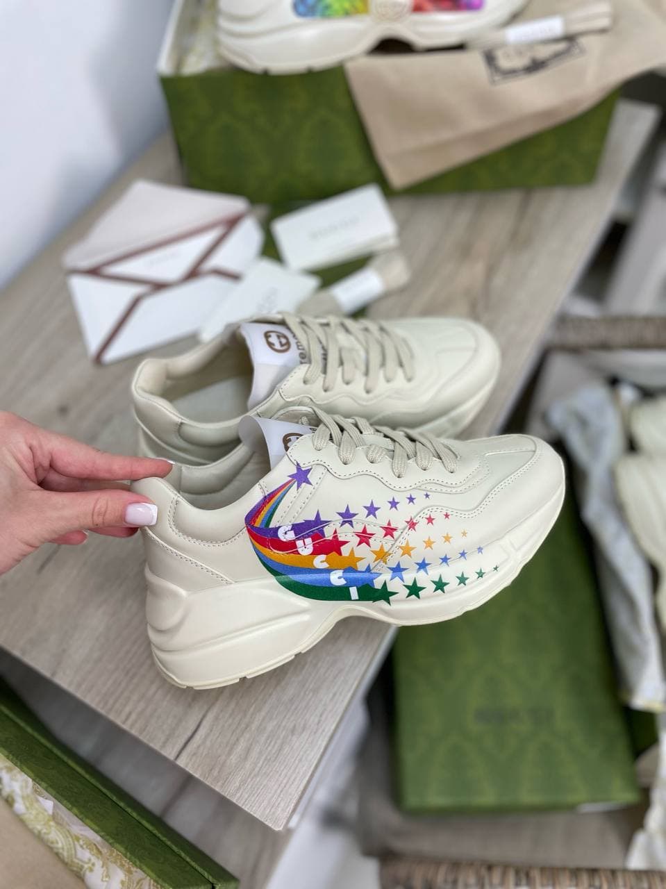 Кроссовки женские Gucci LUX-64379 фото Кроссовки женские Gucci Артикул LUX-64379