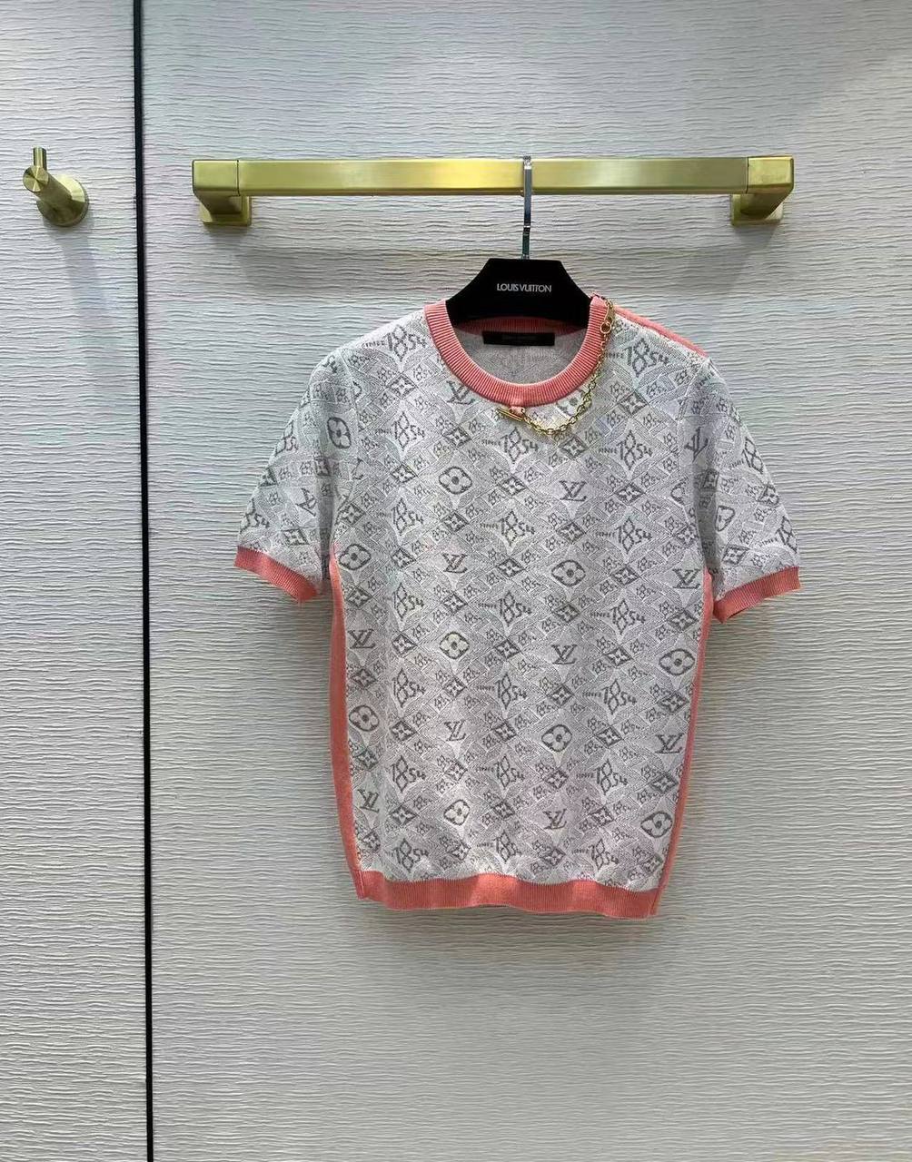 Футболка Louis Vuitton LUX-66717 фото Футболка Louis Vuitton Артикул LUX-66717