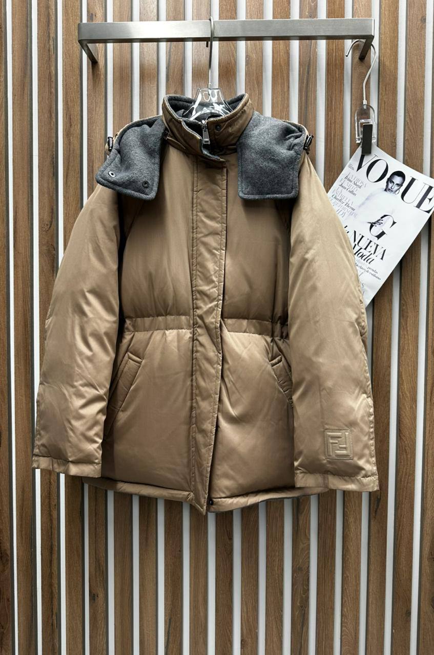 Двухсторонний пуховик Fendi LUX-125559 фото Двухсторонний пуховик Fendi Артикул LUX-125559