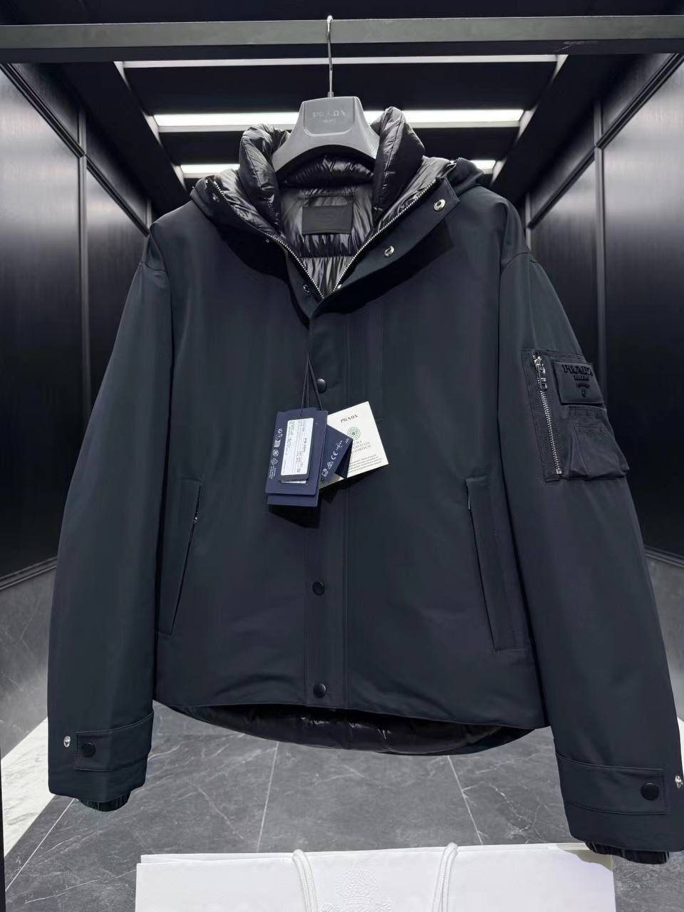 Куртка мужская Prada LUX-125601 фото Куртка мужская Prada Артикул LUX-125601