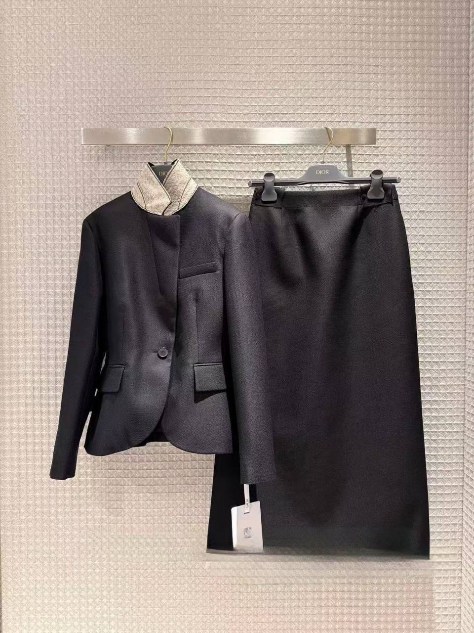 Костюм Christian Dior LUX-125749 фото Костюм Christian Dior Артикул LUX-125749