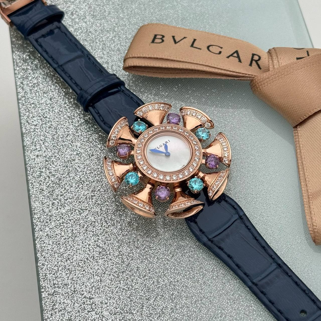 Часы женские Bvlgari LUX-125756 фото Часы женские Bvlgari Артикул LUX-125756