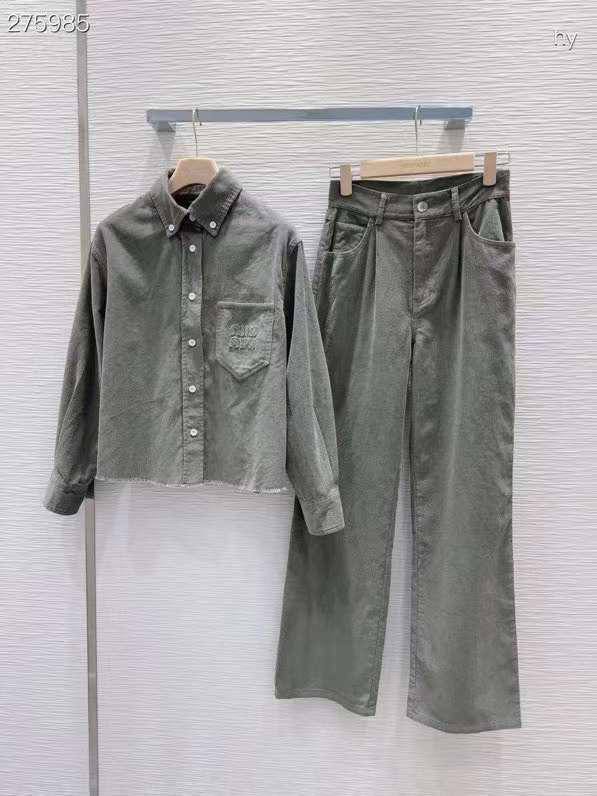 Костюм женский Miu Miu LUX-126137 фото Костюм женский Miu Miu Артикул LUX-126137