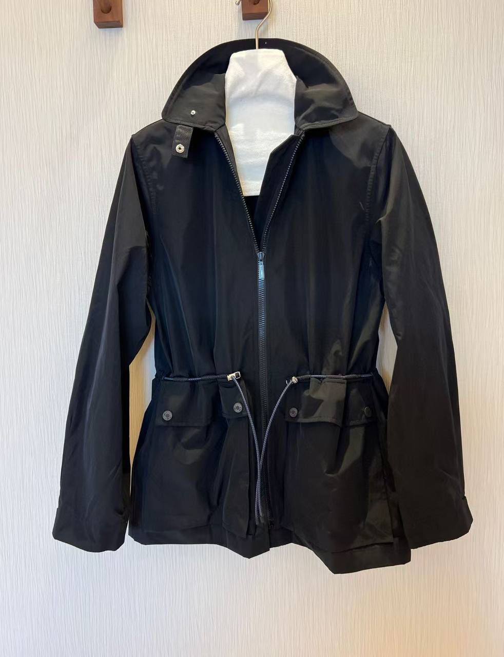 Куртка женская Prada LUX-126268 фото Куртка женская Prada Артикул LUX-126268