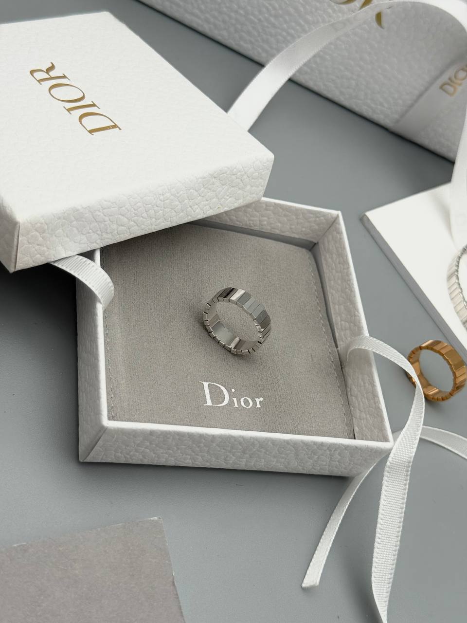 Кольцо Christian Dior LUX-126645 фото Кольцо Christian Dior Артикул LUX-126645